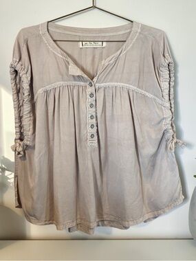 We The Free Light Tan Ruched Sleeve Peasant Tunic